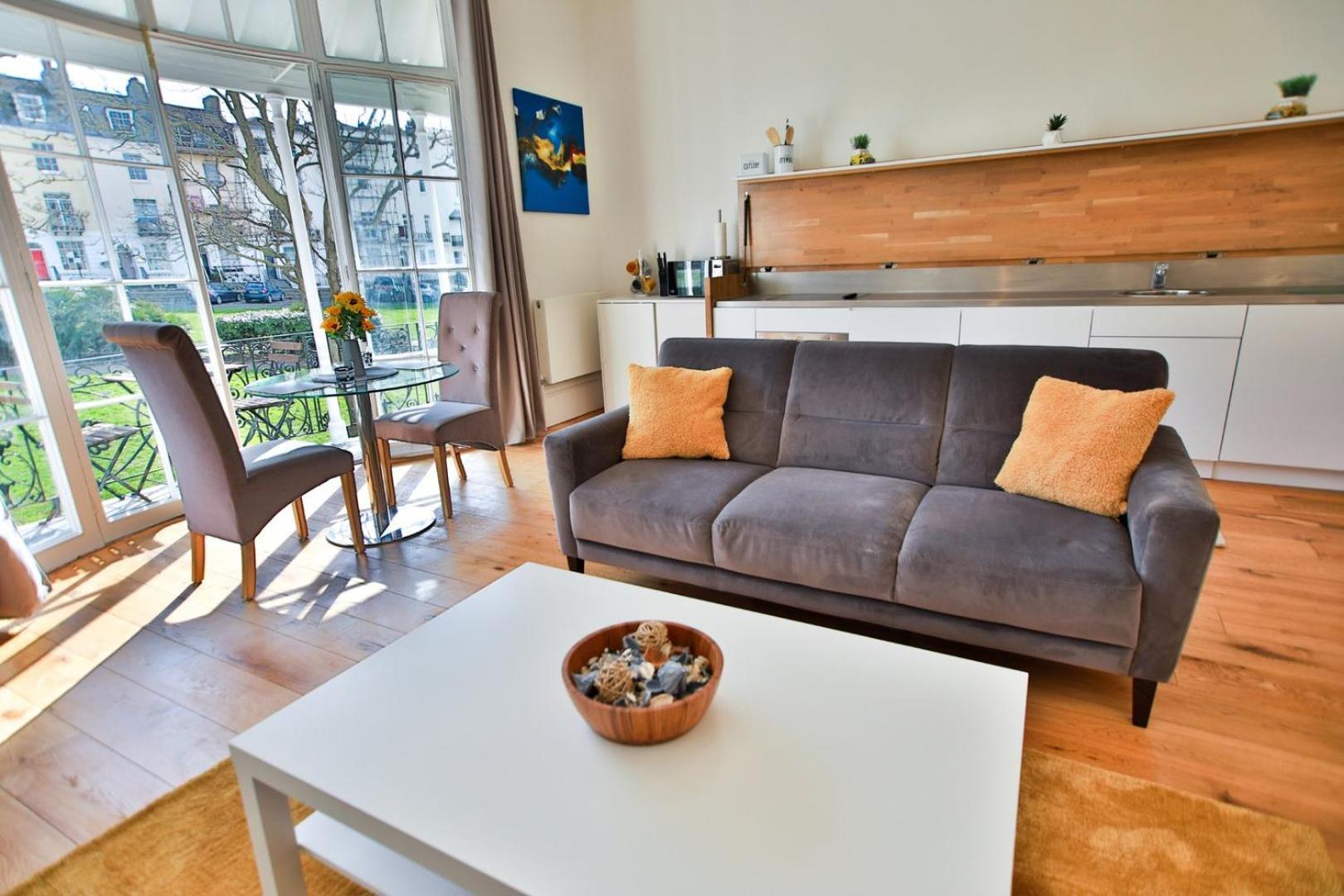 40B Wellington Suites هاستَنغ المظهر الخارجي الصورة