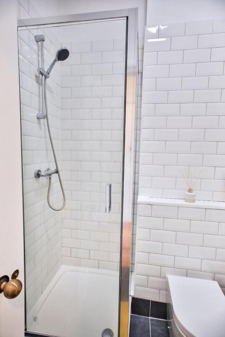 40B Wellington Suites هاستَنغ المظهر الخارجي الصورة